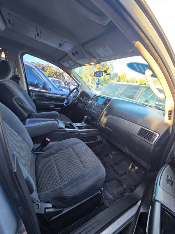 2011 Nissan Armada SV