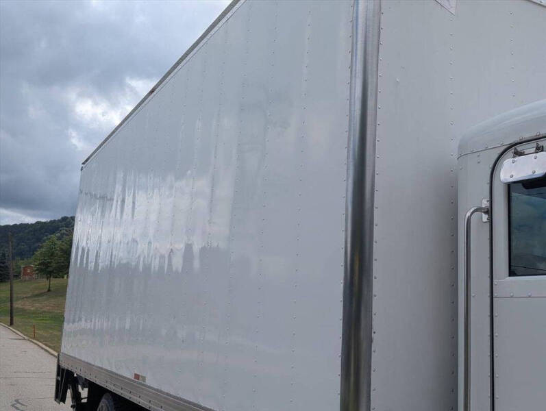 2007 Peterbilt 335