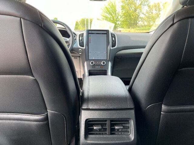 2023 Ford Edge 19