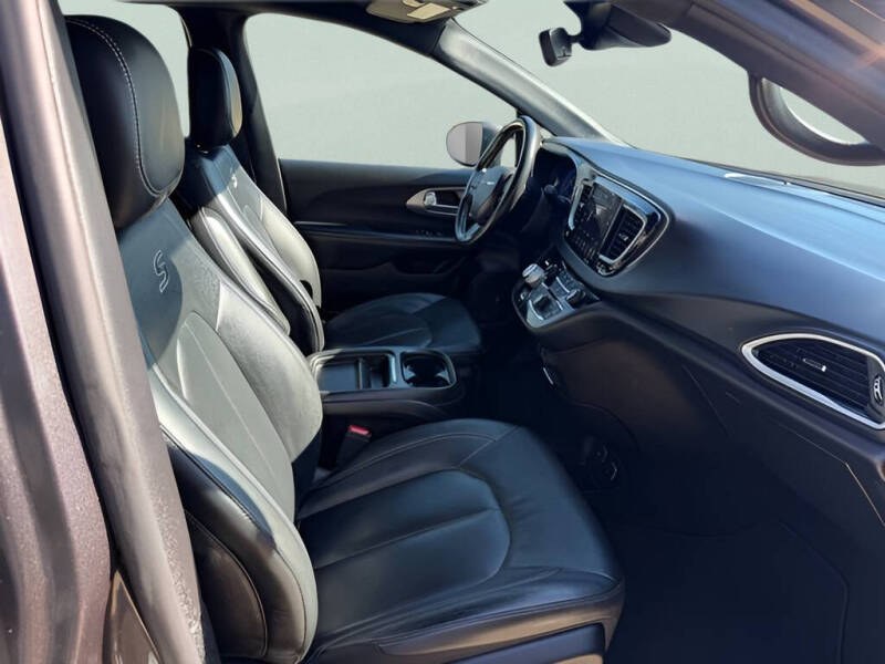 2020 Chrysler Pacifica AWD LAUNCH EDITION - Photo 8