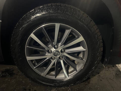 2017 Toyota Highlander SE