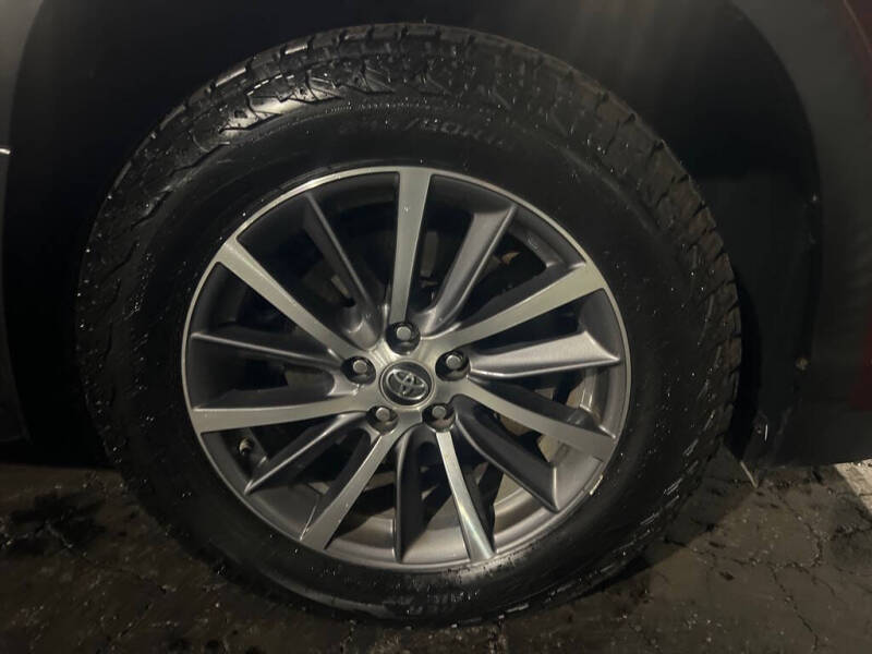 2017 Toyota Highlander SE