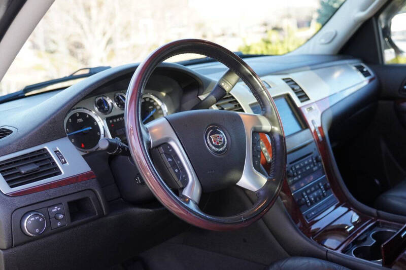 2011 Cadillac Escalade EXT Luxury