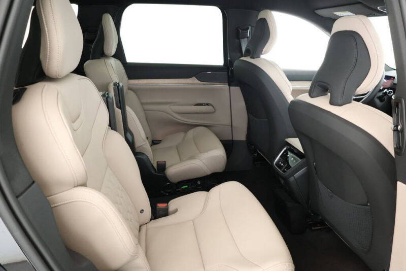 2025 Volvo EX90 Twin Plus 6P