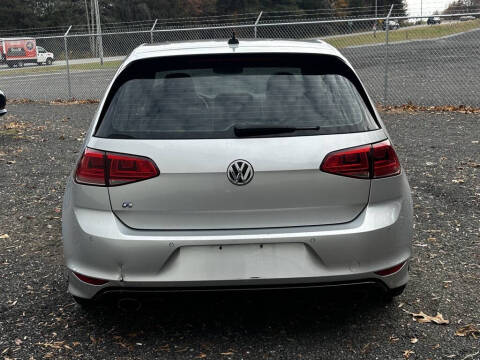 2017 Volkswagen Golf R 4Motion