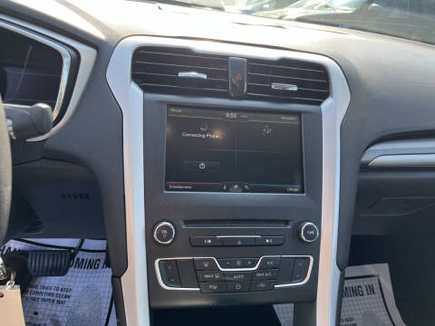 2016 Ford Fusion SE