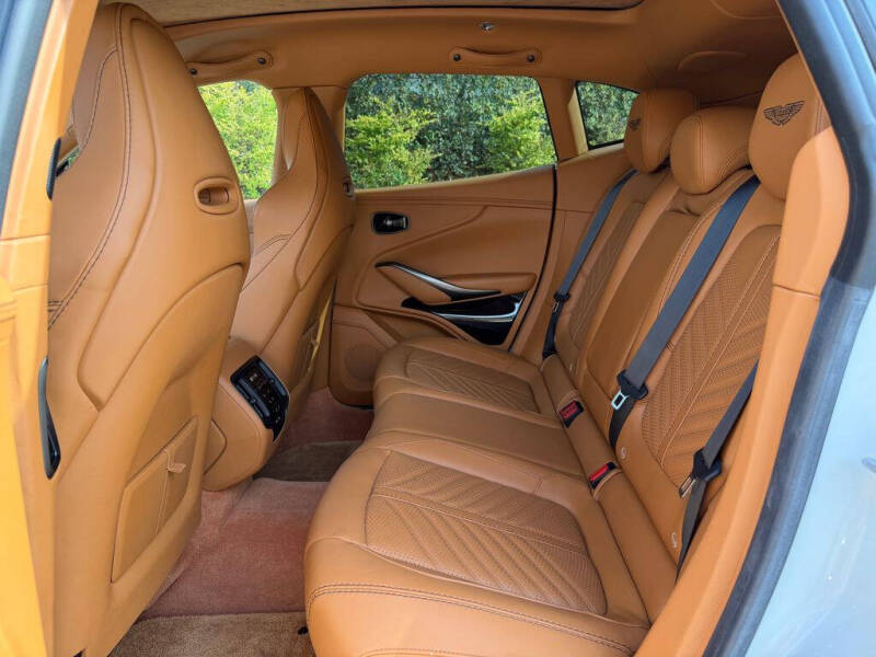 2023 Aston Martin DBX 707