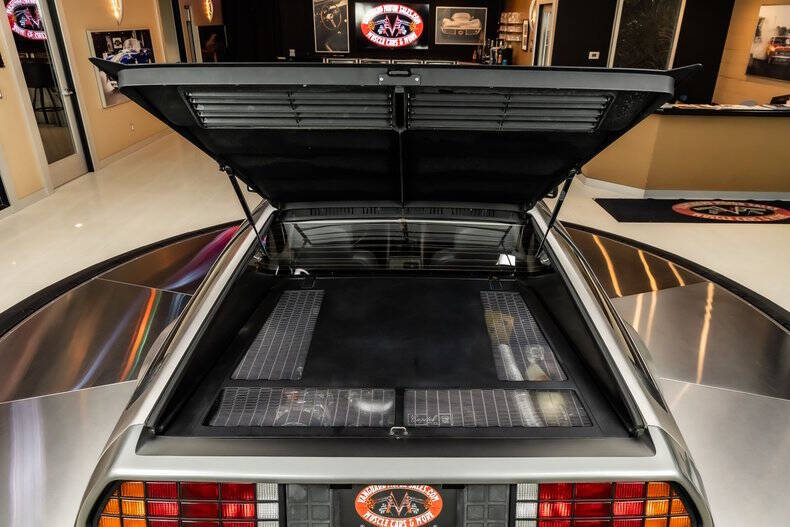 1981 DeLorean DMC-12