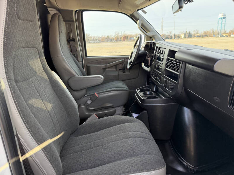 2024 GMC Savana 2500