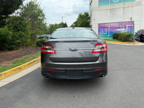 2015 Ford Taurus