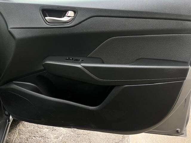 2022 Hyundai Accent SE