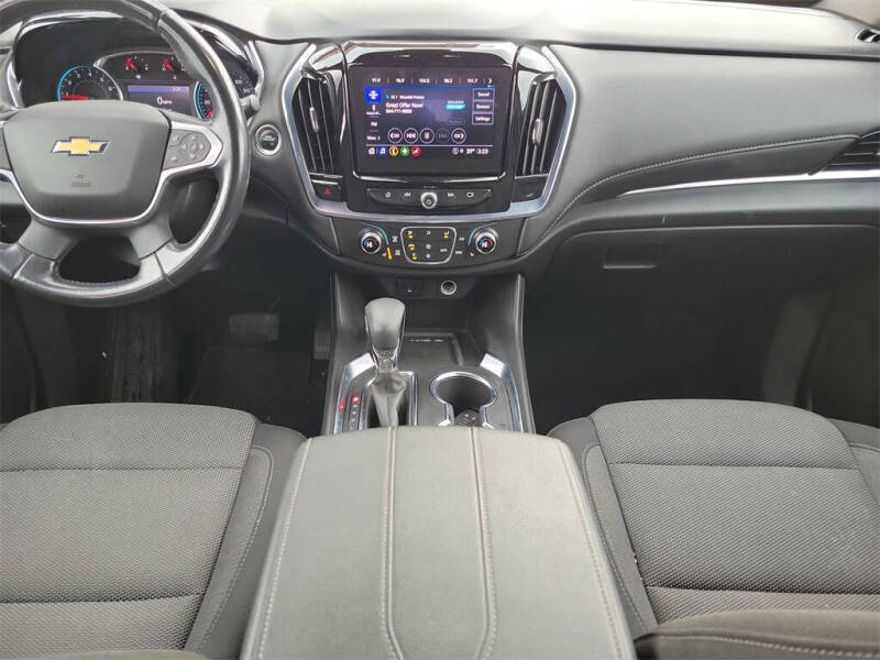 2022 Chevrolet Traverse LT Cloth