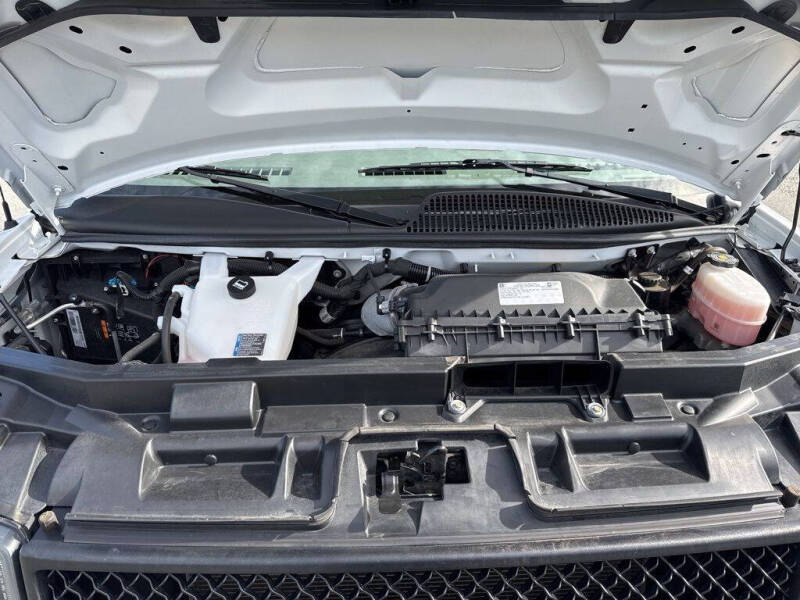 2023 Chevrolet Express 2500