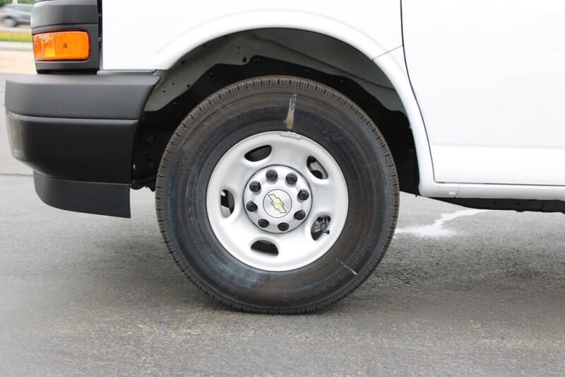 2025 Chevrolet Express 3500