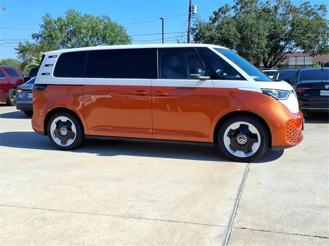 2025 Volkswagen ID. Buzz Pro S Plus 4Motion