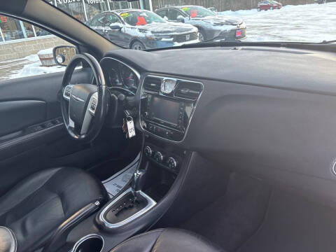 2012 Chrysler 200 Limited