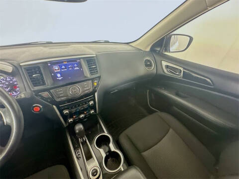 2020 Nissan Pathfinder SV