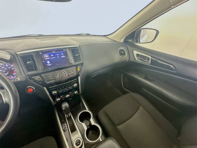 2020 Nissan Pathfinder SV