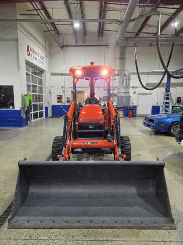 2021 Kubota M62  Tractor  Loader  Backhoe