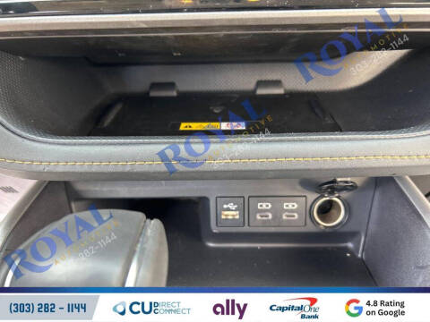 2023 Toyota Highlander Hybrid Bronze Edition