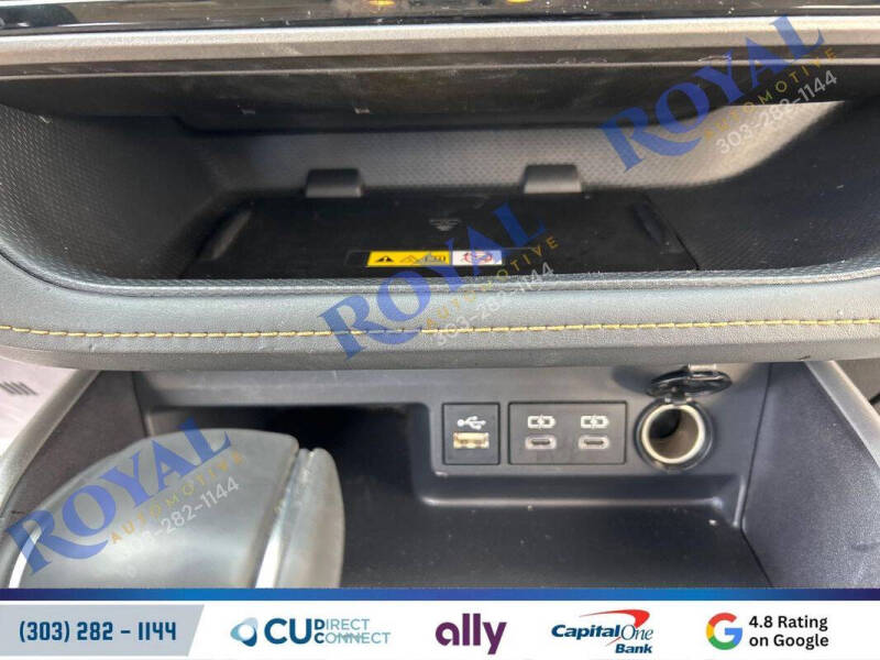 2023 Toyota Highlander Hybrid Bronze Edition