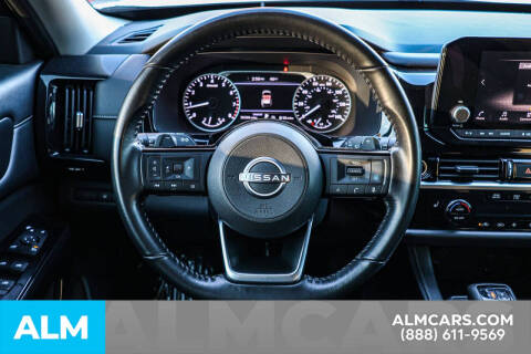 2022 Nissan Pathfinder SV