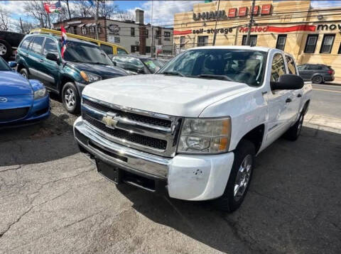 2010 Chevrolet Silverado 1500 Hybrid for sale at Drive Deleon in Yonkers NY