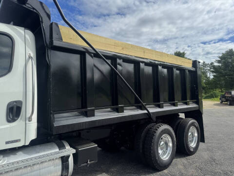 2005 Freightliner M2 112