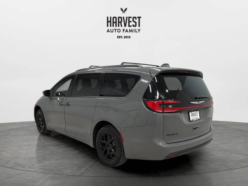 2021 Chrysler Pacifica Touring L