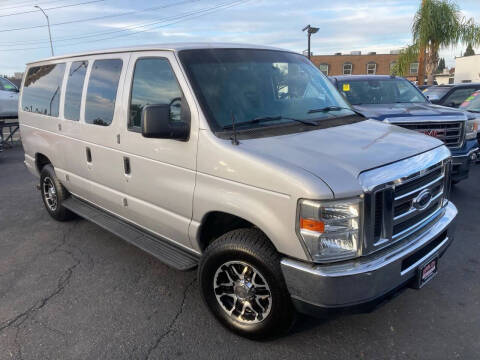 2013 Ford E-Series E-350 SD XLT