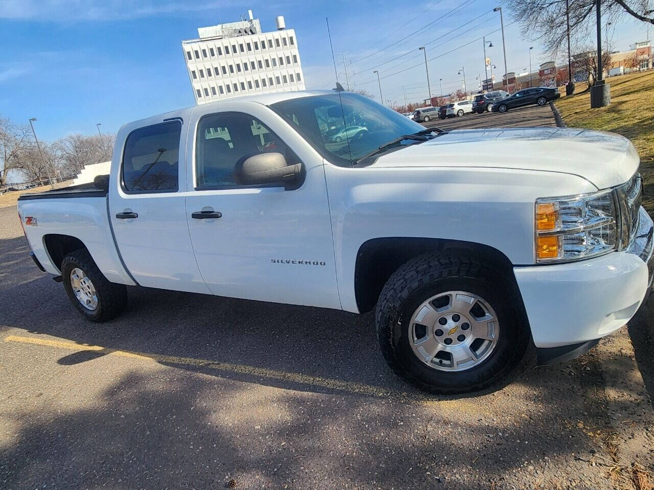 2011 Chevrolet Silverado 1500 for sale at Xtra Mile Auto Sales LLC in Cambridge, MN