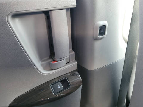 2015 Toyota Sienna XLE 8-Passenger