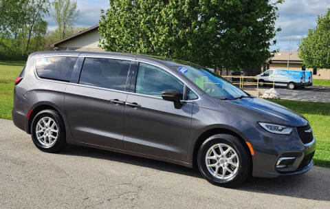 2023 Chrysler Pacifica Touring L
