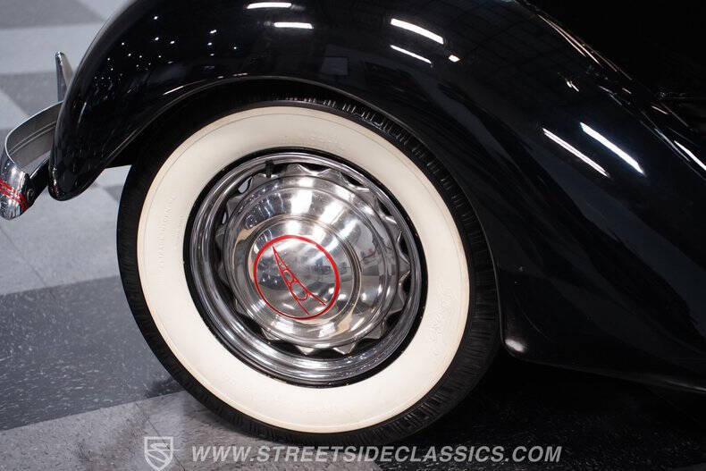 1936 Ford Deluxe