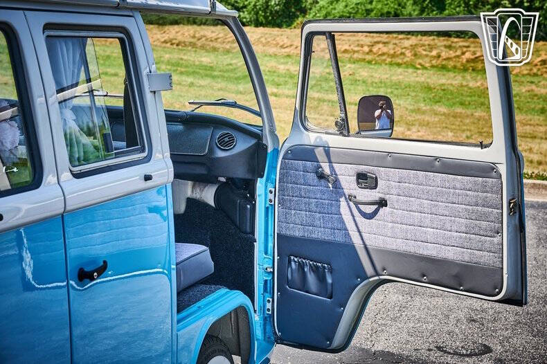 1990 Volkswagen Bus