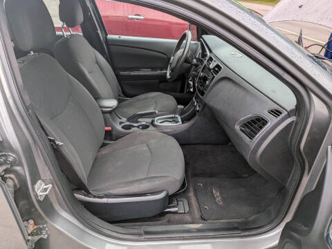 2012 Chrysler 200 LX