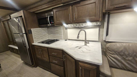 2021 Thor Motor Coach Magnitude