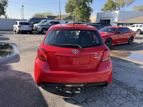 2016 Toyota Yaris 5-Door LE