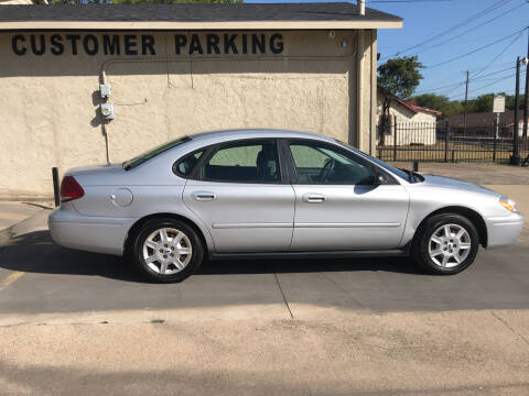 2005 Ford Taurus for sale at True Auto Sales & Wrecker Service in Dallas TX