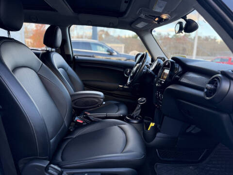 2017 MINI Hardtop 2 Door Cooper