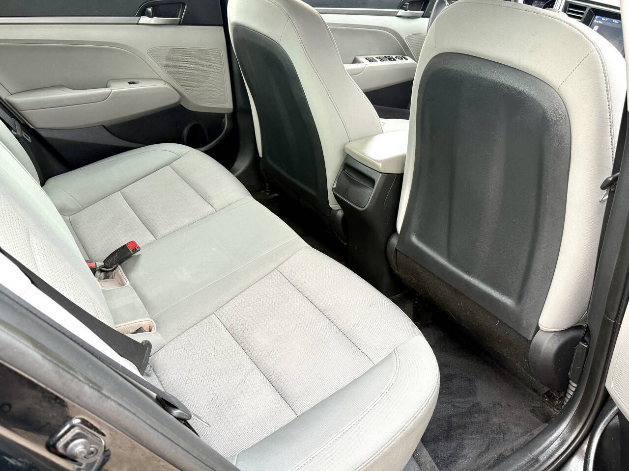 2017 Hyundai Elantra SE 4dr Sedan PZEV (US) - Black exterior view 11