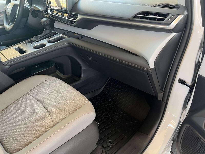 2025 Toyota Sienna LE 8-Passenger