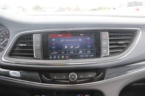 2022 Buick Enclave Essence