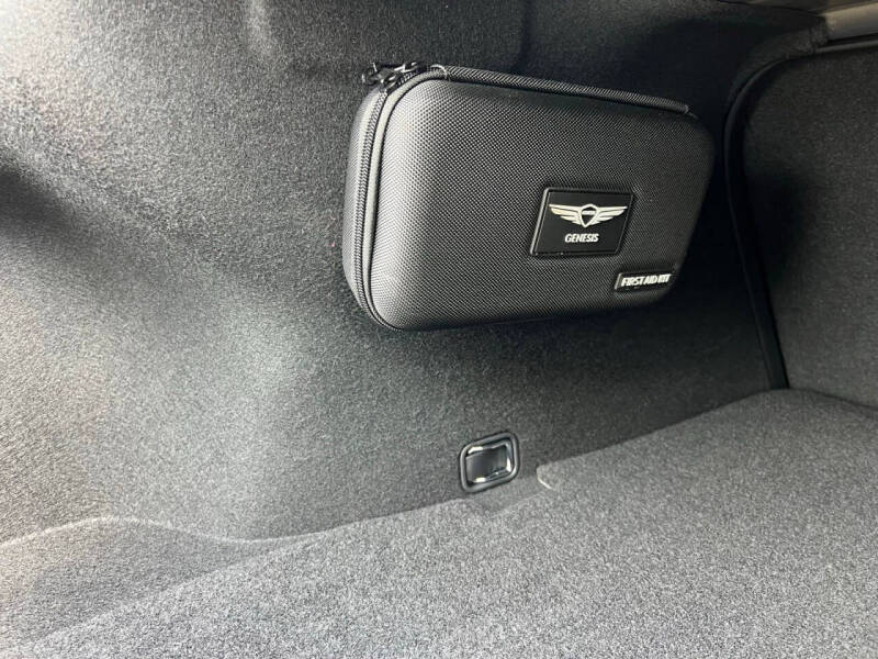 2023 Genesis G70