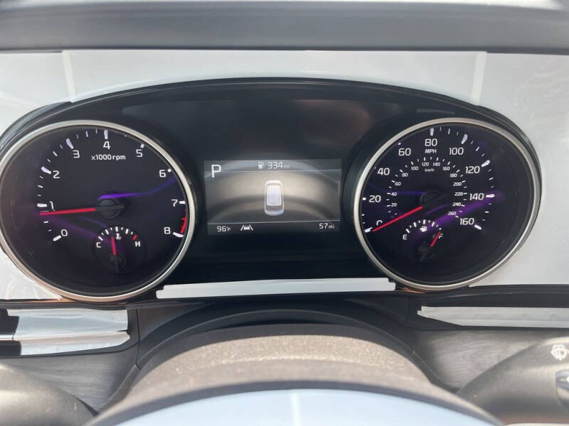 2024 Kia Carnival EX