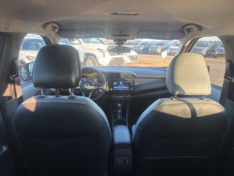 2023 Nissan Kicks SR