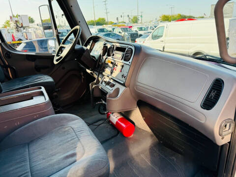 2008 Freightliner M2 106