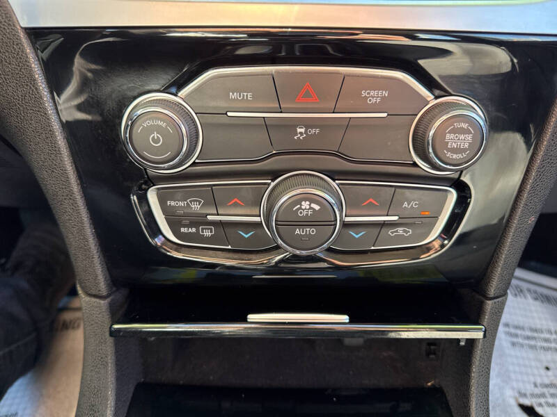 2023 Chrysler 300 Touring