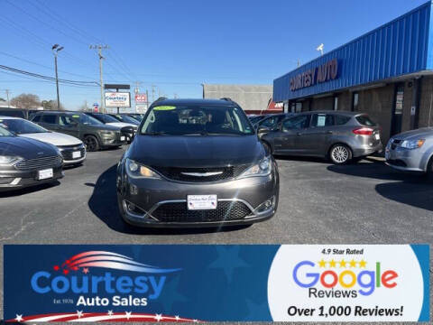 2017 Chrysler Pacifica Touring-L