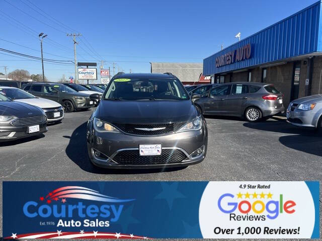 2017 Chrysler Pacifica Touring-L